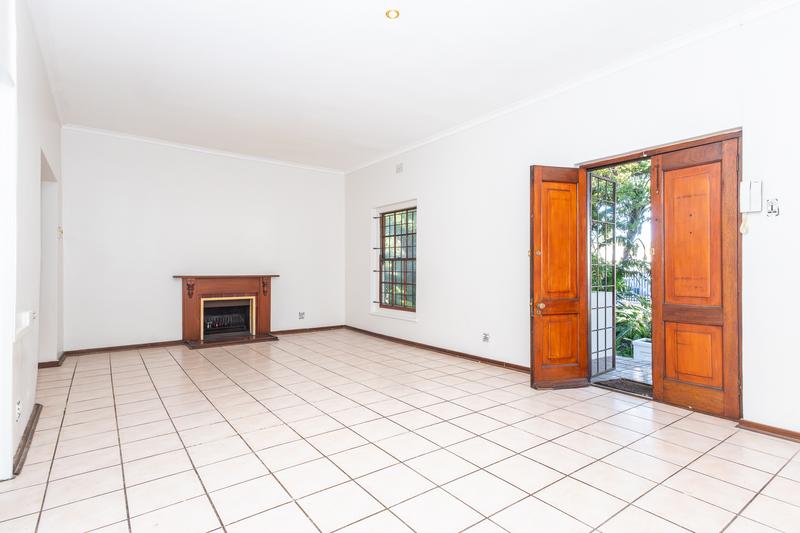 To Let 4 Bedroom Property for Rent in Bergvliet Western Cape